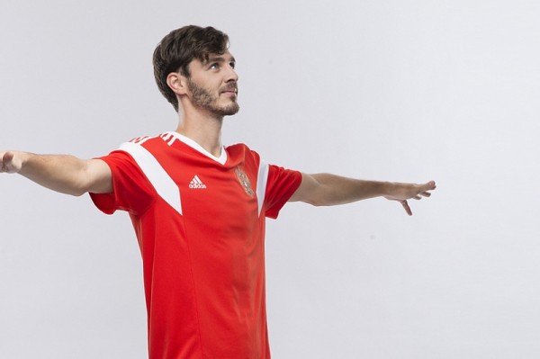 Футболист сборной России назвал великолепными условия подготовки команды в Сочи
Футболист сборной России назвал великолепными условия подготовки команды в Сочи