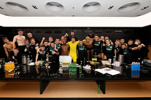 «Краснодар» опубликовал фото из раздевалки после победы над «Трабзонспором»
«Краснодар» опубликовал фото из раздевалки после победы над «Трабзонспором»