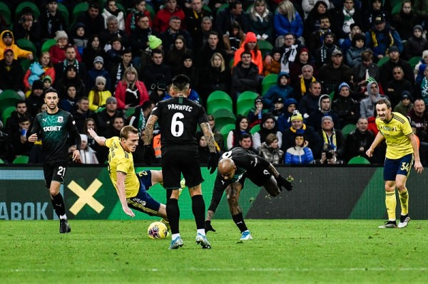 «Краснодар» - «Ростов» 2:2
«Краснодар» - «Ростов» 2:2