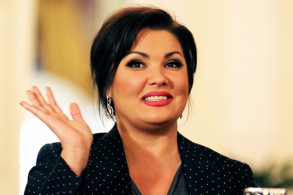 
            Нетребко прервала тур по Европе ради участия в юбилейном концерте Пахмутовой                    