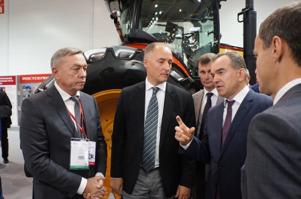 
            Ростсельмаш: широкий спектр техники для любых агроработ                    