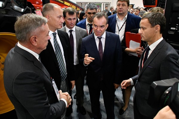 
            Ростсельмаш: широкий спектр техники для любых агроработ                    