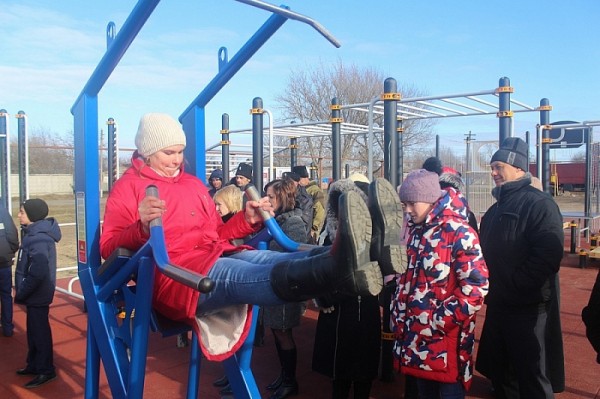 
            В Белоглинском районе в рамках нацпроекта открыта многофункциональная спортплощадка                    