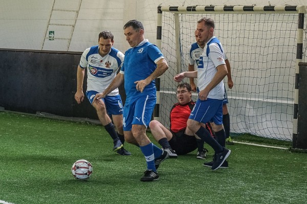 
            В Краснодаре команда полицейских сыграла в футбол со звездами спорта                    