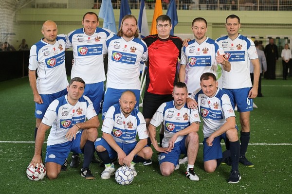 
            В Краснодаре команда полицейских сыграла в футбол со звездами спорта                    