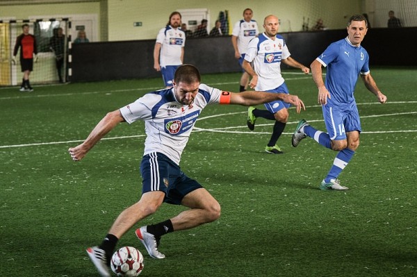 
            В Краснодаре команда полицейских сыграла в футбол со звездами спорта                    