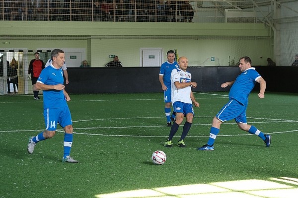 
            В Краснодаре команда полицейских сыграла в футбол со звездами спорта                    