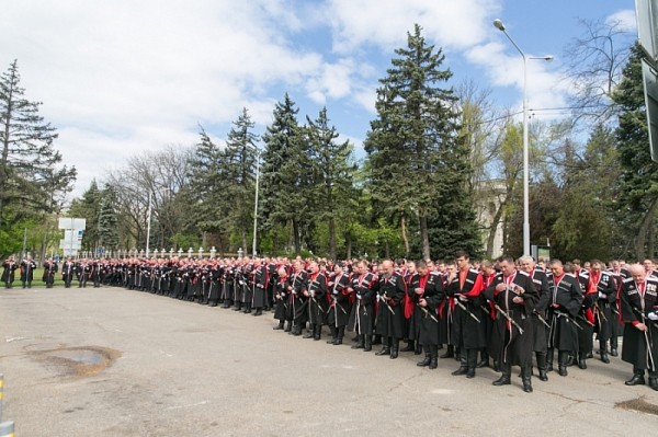
            Вениамин Кондратьев поздравил Николая Долуду с назначением атаманом Всероссийского казачьего войска                    