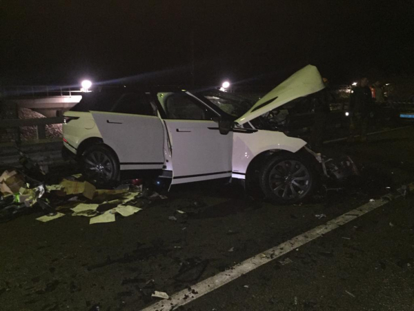 Четыре человека погибли в лобовом ДТП в Сочи (ВИДЕО) Четыре человека погибли в лобовом ДТП в Сочи (ВИДЕО)