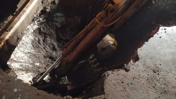 В Фестивальном микрорайоне Краснодара устраняют порыв сетей водоснабжения