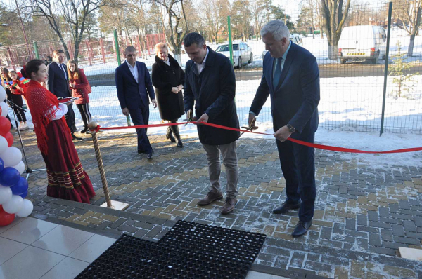 В трех муниципалитетах Кубани сегодня торжественно открылись спортивные объекты В трех муниципалитетах Кубани сегодня торжественно открылись спортивные объекты