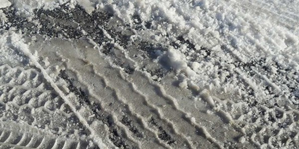 Водителей в Краснодаре просят воздержаться от поездок на авто Водителей в Краснодаре просят воздержаться от поездок на авто