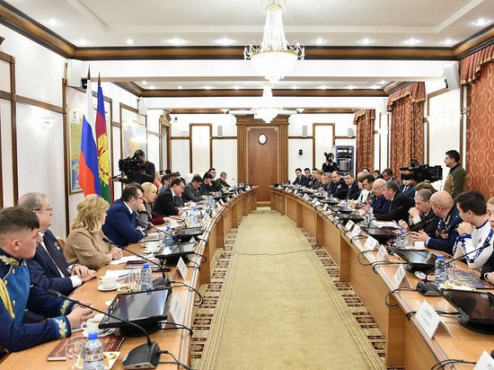 Школам Кубани будут присваивать имена ныне живущих героев Советского Союза и России