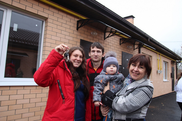 Более 60 детей-сирот из Анапы и Тимашевского района получили ключи от новых квартир