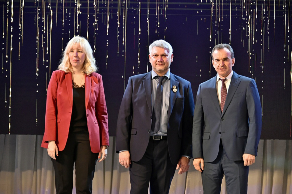 Вениамин Кондратьев поздравил сотрудников ТРК «Новое телевидение Кубани» с 20-летним юбилеем компании