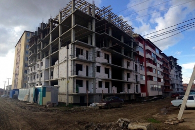 Зеленый свет самостроям: "дома-призраки" с нарушениями могут воскреснуть в Краснодаре Зеленый свет самостроям: "дома-призраки" с нарушениями могут воскреснуть в Краснодаре