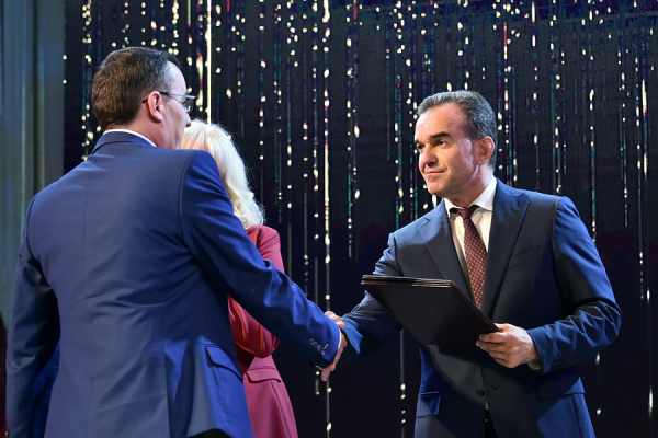 Вениамин Кондратьев поздравил сотрудников ТРК «Новое телевидение Кубани» с 20-летним юбилеем компании