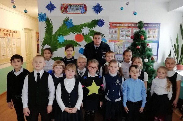 
            Автоинспекторы напомнили кубанским школьникам правила дорожной безопасности                    