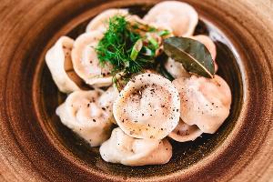 Еда на высоте. Гастрономический гид по заведениям курорта «Роза Хутор» Еда на высоте. Гастрономический гид по заведениям курорта «Роза Хутор»