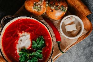 Еда на высоте. Гастрономический гид по заведениям курорта «Роза Хутор» Еда на высоте. Гастрономический гид по заведениям курорта «Роза Хутор»