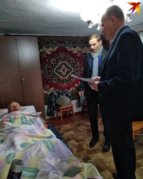 «Не соизволили даже обувь снять»: как в Каневском районе поздравляли ветеранов с Новым годом «Не соизволили даже обувь снять»: как в Каневском районе поздравляли ветеранов с Новым годом