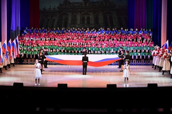 
            Губернатор поздравил жителей Краснодарского края с Днем Конституции РФ                    