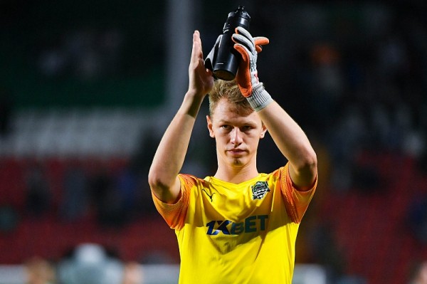 
            Матвей Сафонов признан лучшим футболистом Краснодарского края                     