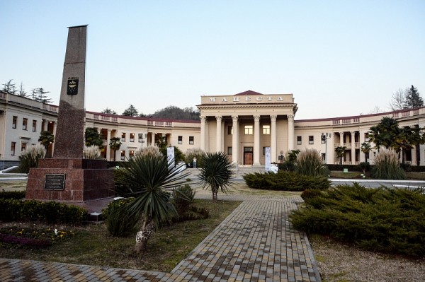 
            От лыжных трасс до ванн с &laquo;огненной водой&raquo;.Чем привлекает туристов зимний Сочи                     