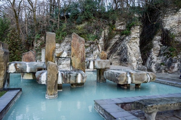 
            От лыжных трасс до ванн с &laquo;огненной водой&raquo;.Чем привлекает туристов зимний Сочи                     