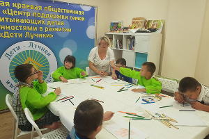 Помочь другому — сделать подарок себе. Как делать добро на Новый год — 2020