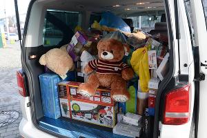 Помочь другому — сделать подарок себе. Как делать добро на Новый год — 2020