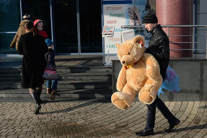 Помочь другому — сделать подарок себе. Как делать добро на Новый год — 2020