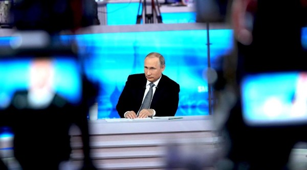 Путин: «Уровень зарплат в медицине выше, чем в других социальных сферах» Путин: «Уровень зарплат в медицине выше, чем в других социальных сферах»