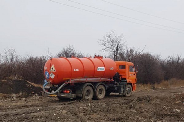 В Краснодаре поймали «черного ассенизатора», сливавшего нечистоты в поле
В Краснодаре поймали «черного ассенизатора», сливавшего нечистоты в поле