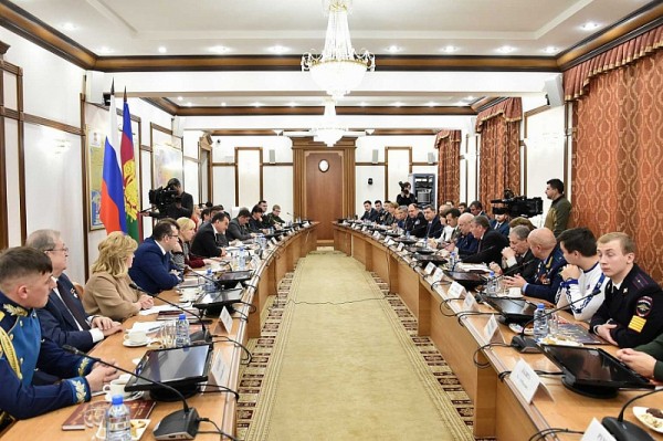 
            В Краснодарском крае Герои Советского Союза и России будут участвовать в воспитании школьников                    