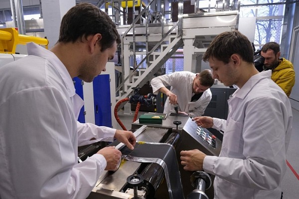 В Краснодарском крае начали выпускать авиационные аккумуляторные батареи
В Краснодарском крае начали выпускать авиационные аккумуляторные батареи