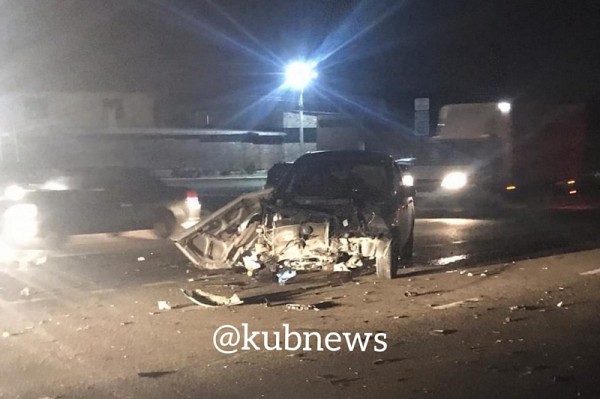 В Краснодарском крае столкнулись две иномарки и ВАЗ. Пострадал один человек
В Краснодарском крае столкнулись две иномарки и ВАЗ. Пострадал один человек