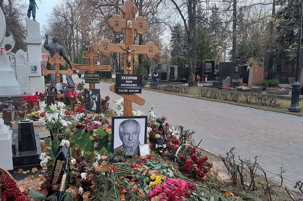 Знаменитости, ушедшие в 2019 году