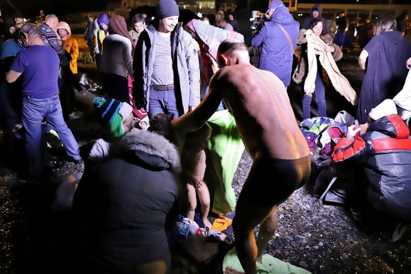 И в купели, и в море: На Кубани отмечают праздник Крещения Господня