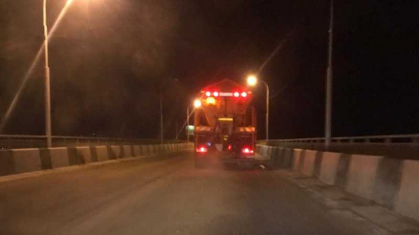 В ночь с 23 на 24 января в Краснодаре обработали дороги и путепроводы от гололедицы