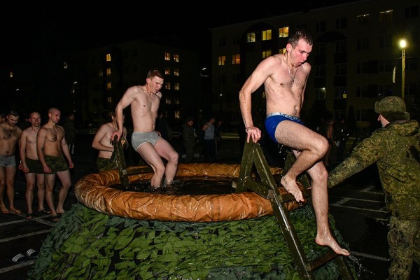 И в купели, и в море: На Кубани отмечают праздник Крещения Господня