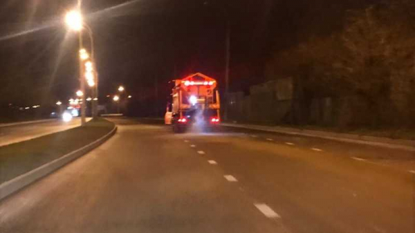 В ночь с 23 на 24 января в Краснодаре обработали дороги и путепроводы от гололедицы