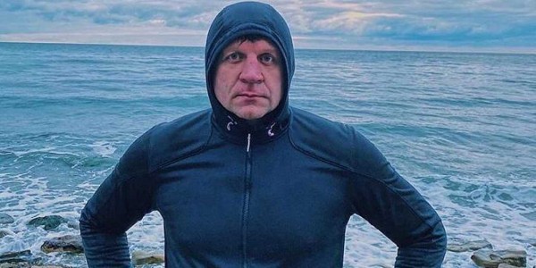 Известного борца Александра Емельяненко задержали в Анапе Известного борца Александра Емельяненко задержали в Анапе