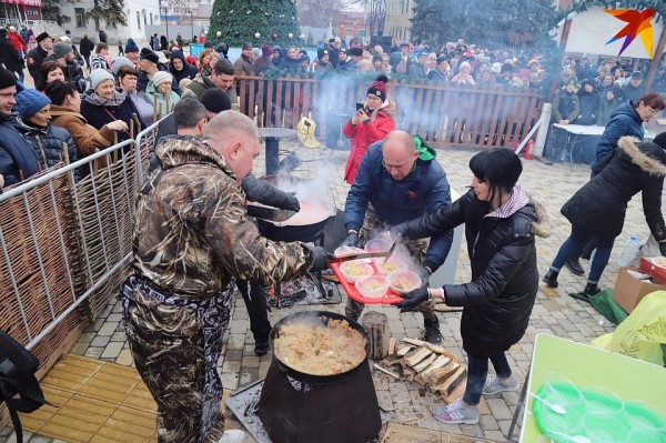 В Тимашевске на Новый год сварили 100 литров борща В Тимашевске на Новый год сварили 100 литров борща