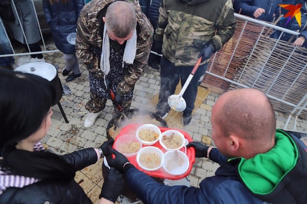 В Тимашевске на Новый год сварили 100 литров борща В Тимашевске на Новый год сварили 100 литров борща
