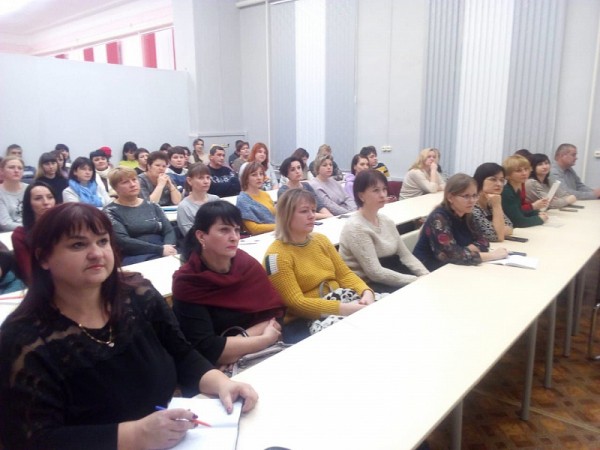 В краевом родительском собрании приняли участие около 5 тысяч человек В краевом родительском собрании приняли участие около 5 тысяч человек