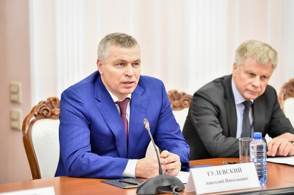 Губернатор Кубани и председатель ВФСО «Динамо» подписали соглашение о развитии в крае массового спорта
Губернатор Кубани и председатель ВФСО «Динамо» подписали соглашение о развитии в крае массового спорта