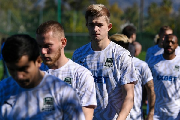 «Краснодар» проведет три матча на втором сборе в Испании
«Краснодар» проведет три матча на втором сборе в Испании