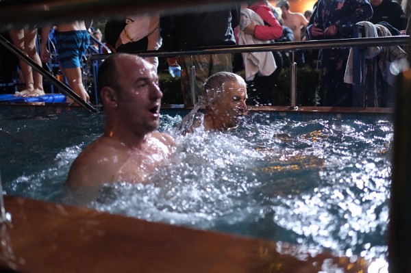 
            Крещенские купания проходят в Краснодаре                    