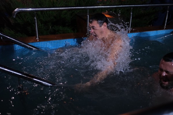 
            Крещенские купания проходят в Краснодаре                    